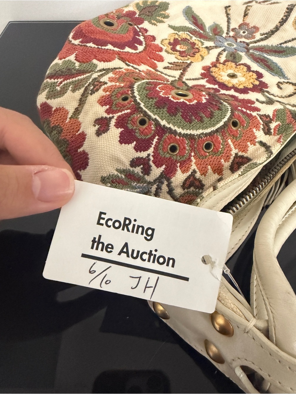 Salvatore Ferragamo Cream Floral Embroidered Shoulder Bag with Red Zip - Picture 9 of 10